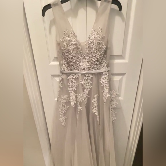 Gorgeous Prom/Wedding/Formal/Graduation Lace Tulle Dress - Picture 7 of 14